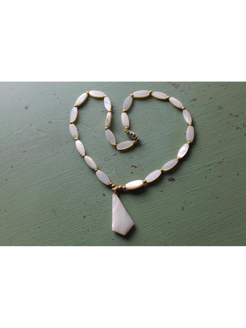 Unique Vintage Mother of Pearl Necklace